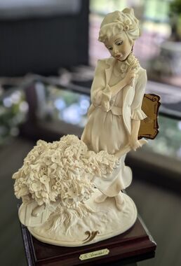 Giuseppe Armani Porcelain Figurine 10” Italy 1988 Capodimonte Girl w Wheelbarrow
